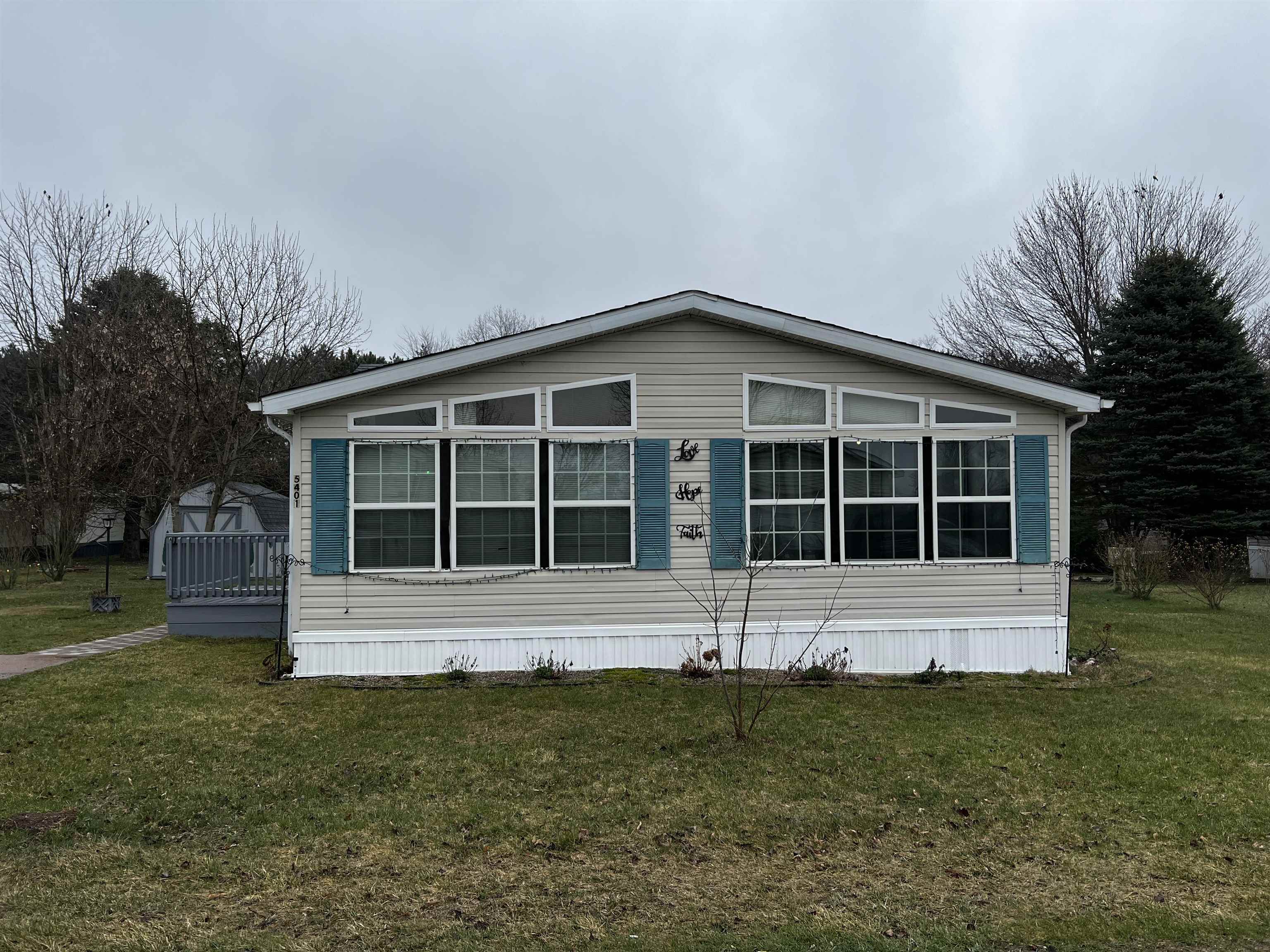 5401 Spruce Road Croswell, MI 48422 - Photo 5 of 20 50137957-6a70b24d-3375-44f5-99d1-e4b332ea28e6.JPG