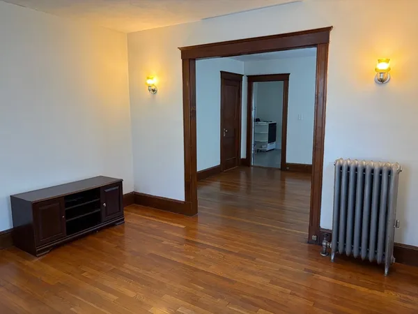 $2,100 | 16 Eddy Street, Unit 1, Waltham, MA 02453