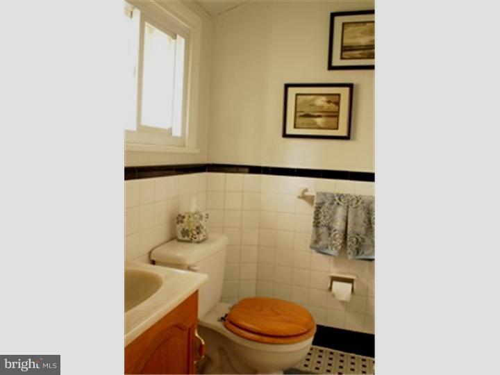 100 Robin Road Media, PA 19063 - Photo 9 of 13 Bathroom
