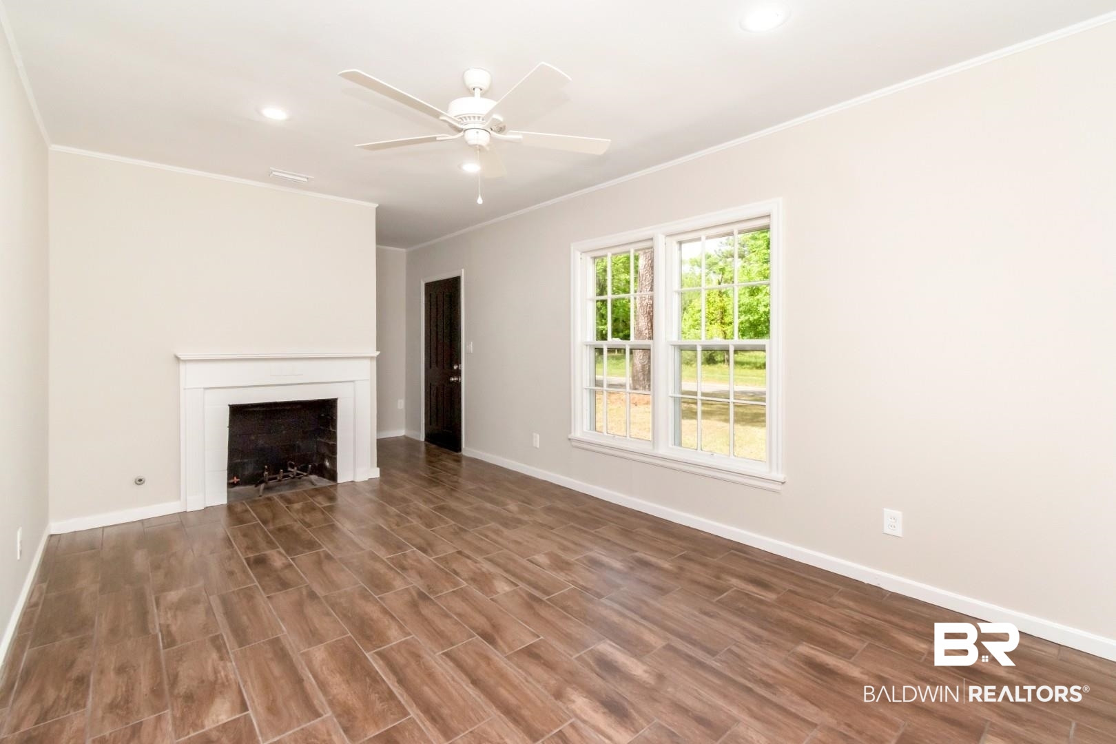 3003 Ralston Road Mobile, AL 36606 - Photo 3 of 25 Formal Living