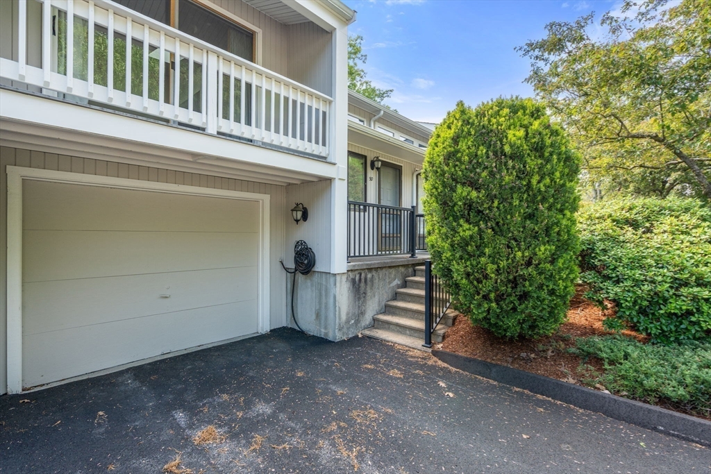 50 Londonderry Road, Unit 50 Grafton, MA 01519 - Photo 3 of 33
