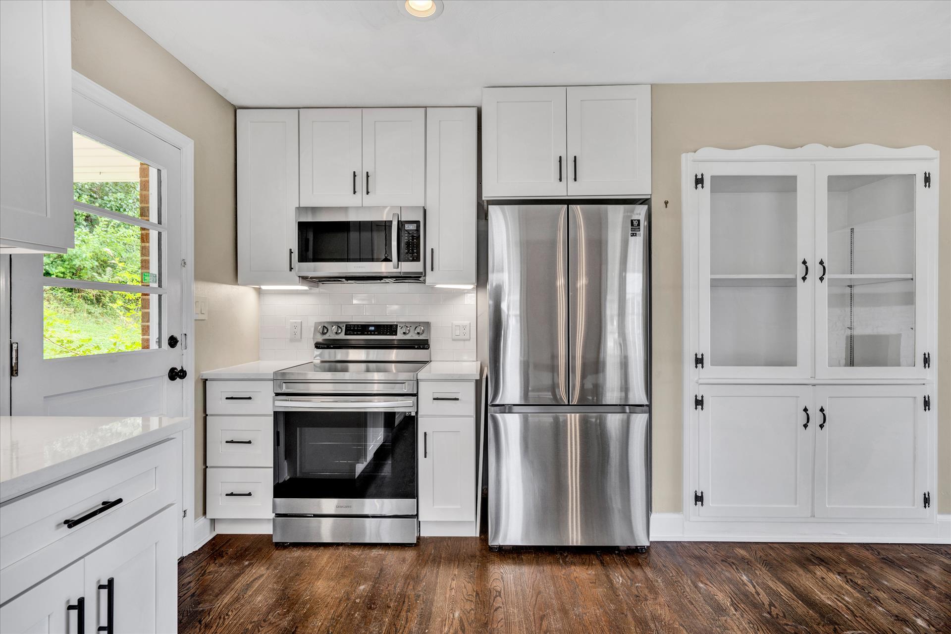 1021 Hardy Road Vinton, VA 24179 - Photo 11 of 35 Kitchen