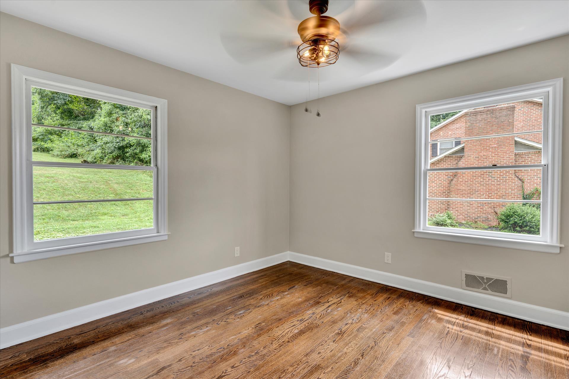 1021 Hardy Road Vinton, VA 24179 - Photo 15 of 35 Entry Bedroom