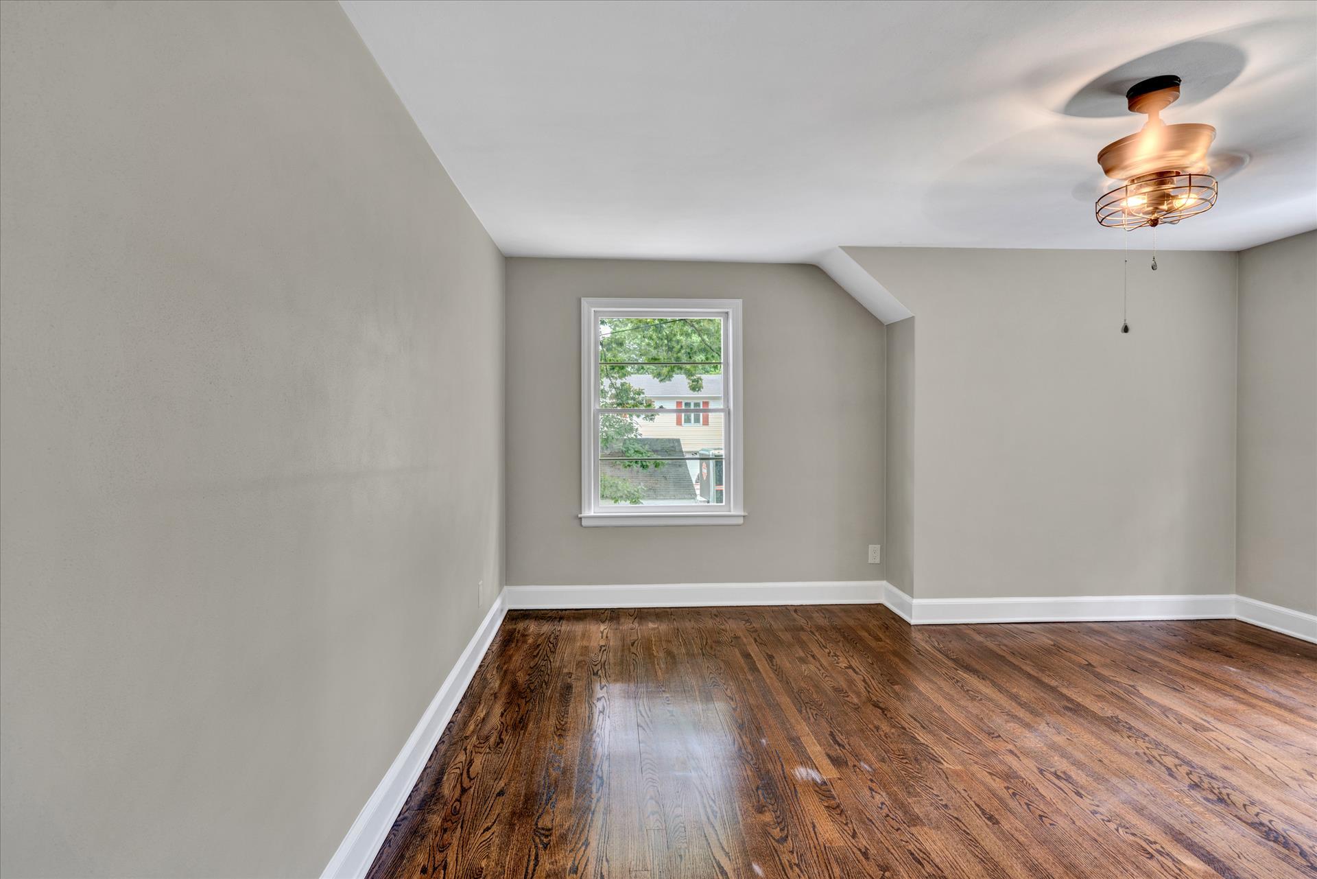 1021 Hardy Road Vinton, VA 24179 - Photo 20 of 35 Upper Bedroom