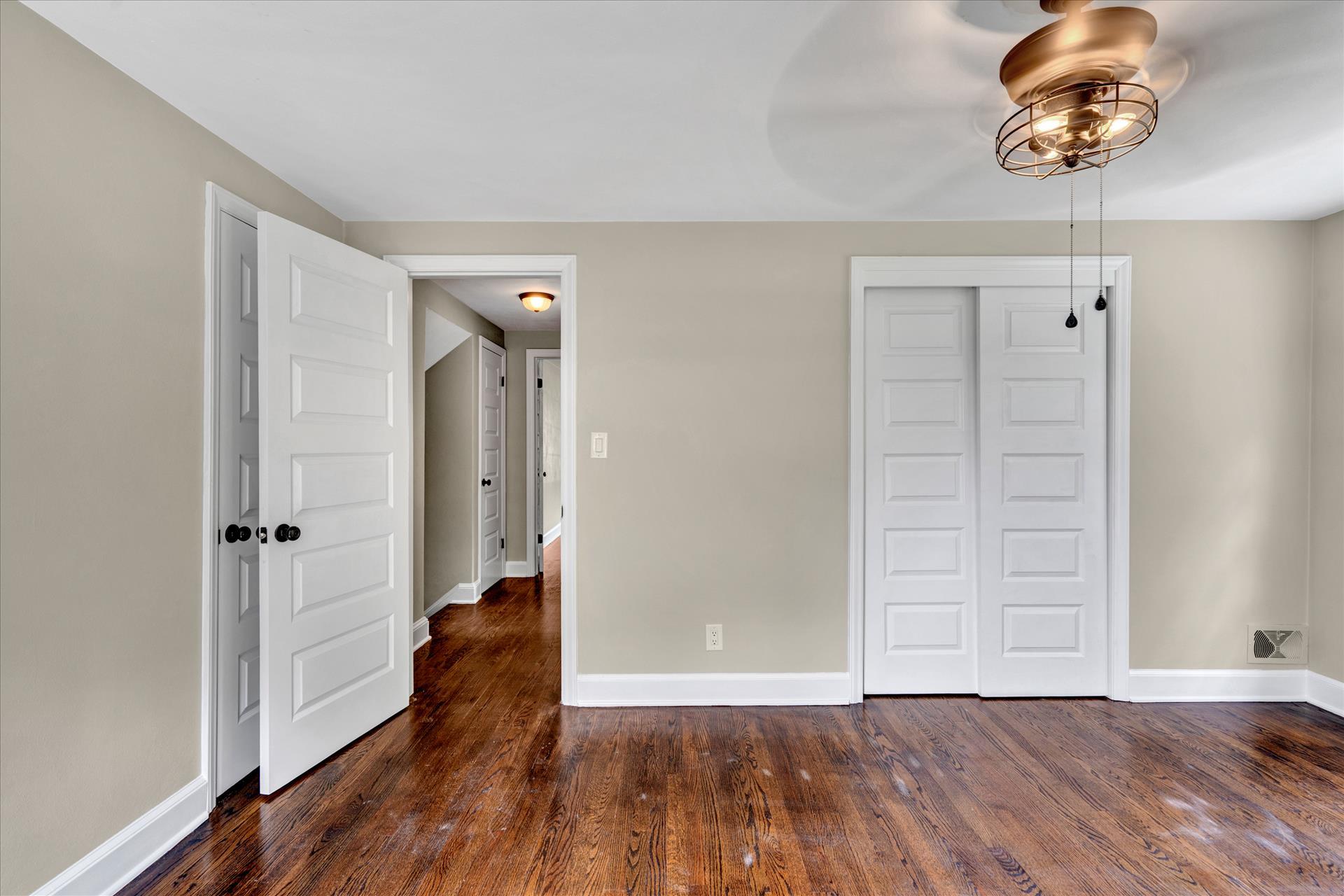 1021 Hardy Road Vinton, VA 24179 - Photo 21 of 35 Upper Bedroom
