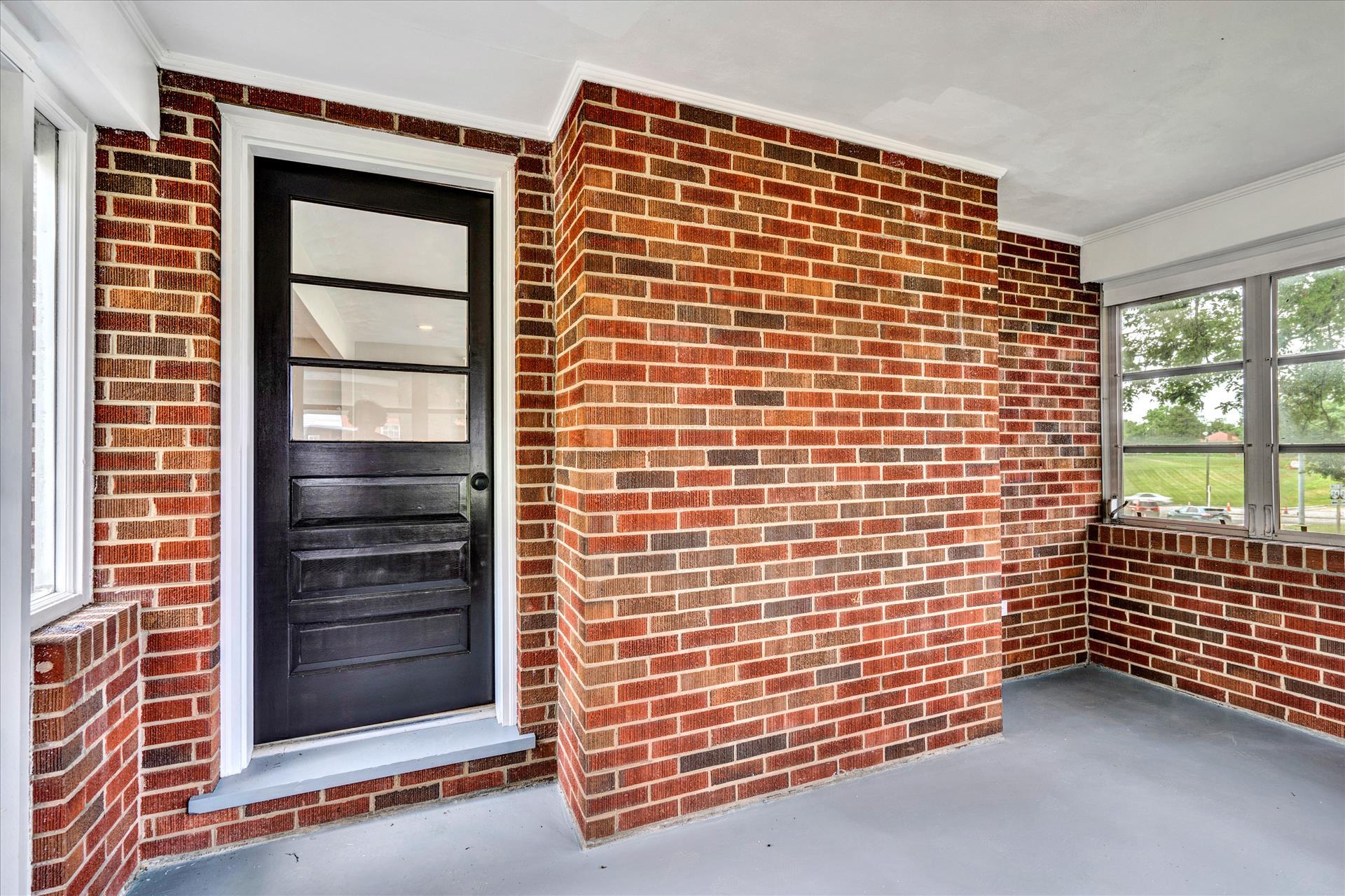 1021 Hardy Road Vinton, VA 24179 - Photo 27 of 35 Covered Patio