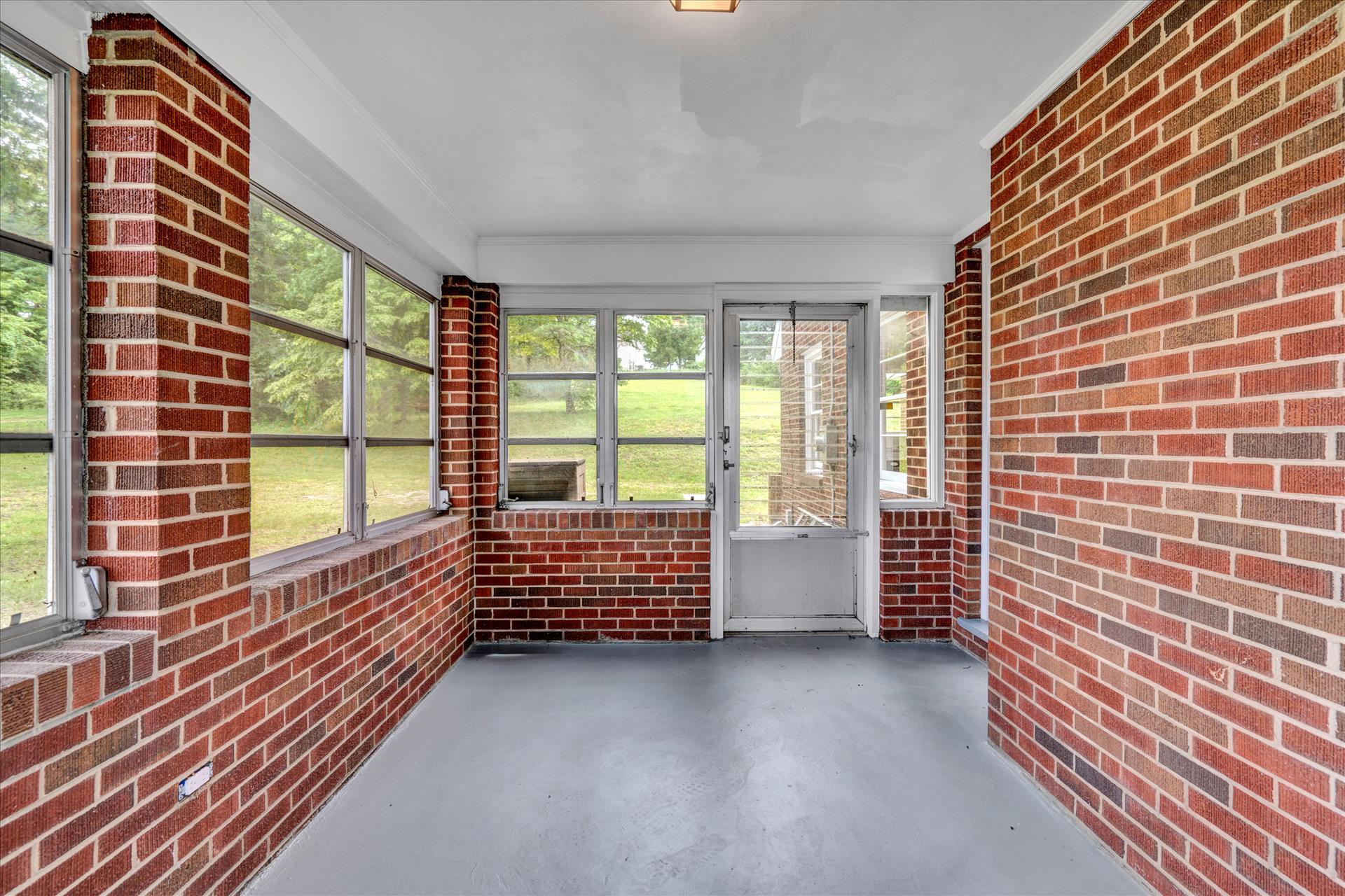 1021 Hardy Road Vinton, VA 24179 - Photo 28 of 35 Covered Patio