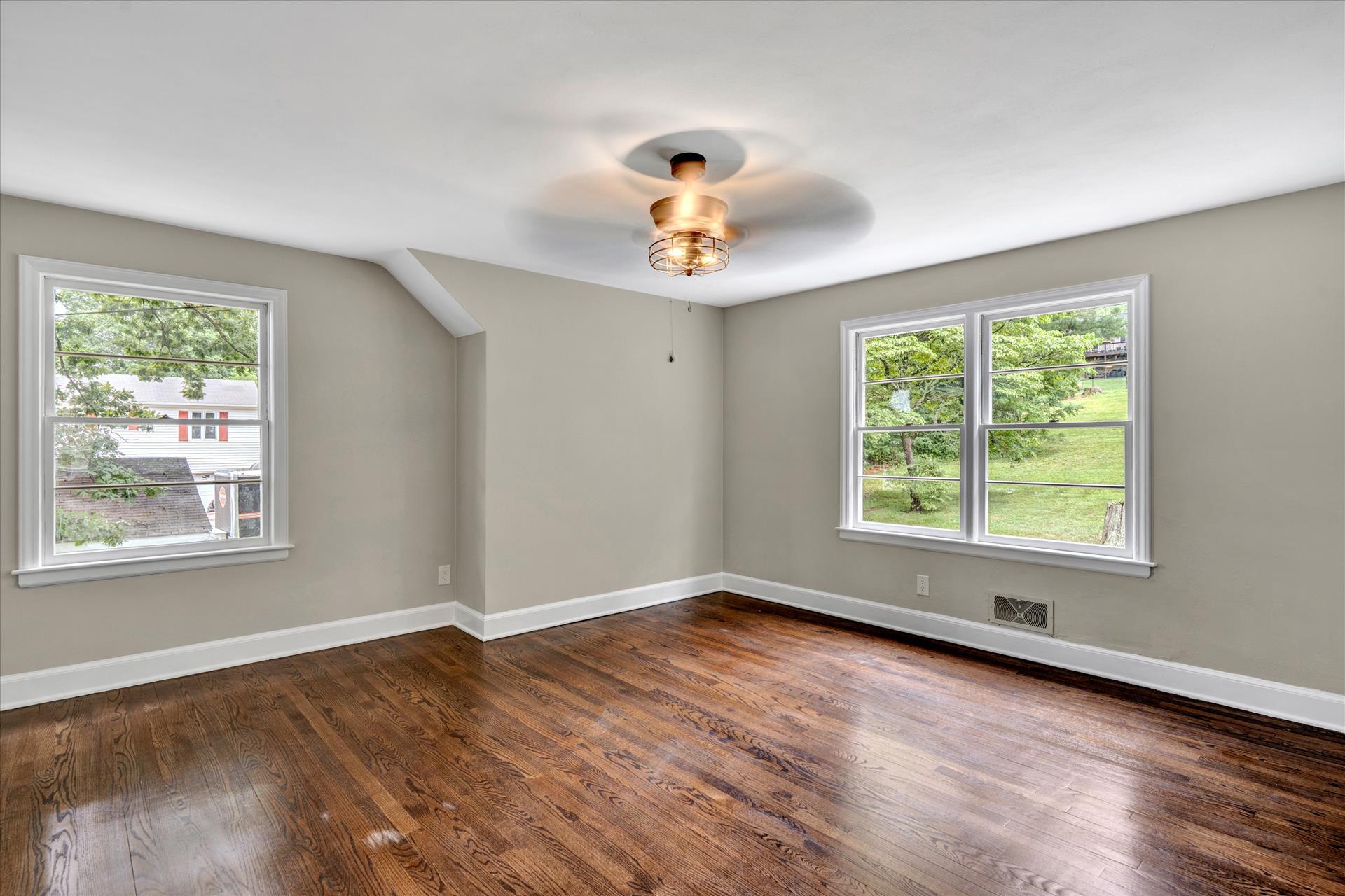 1021 Hardy Road Vinton, VA 24179 - Photo 9 of 35 Upper Bedroom