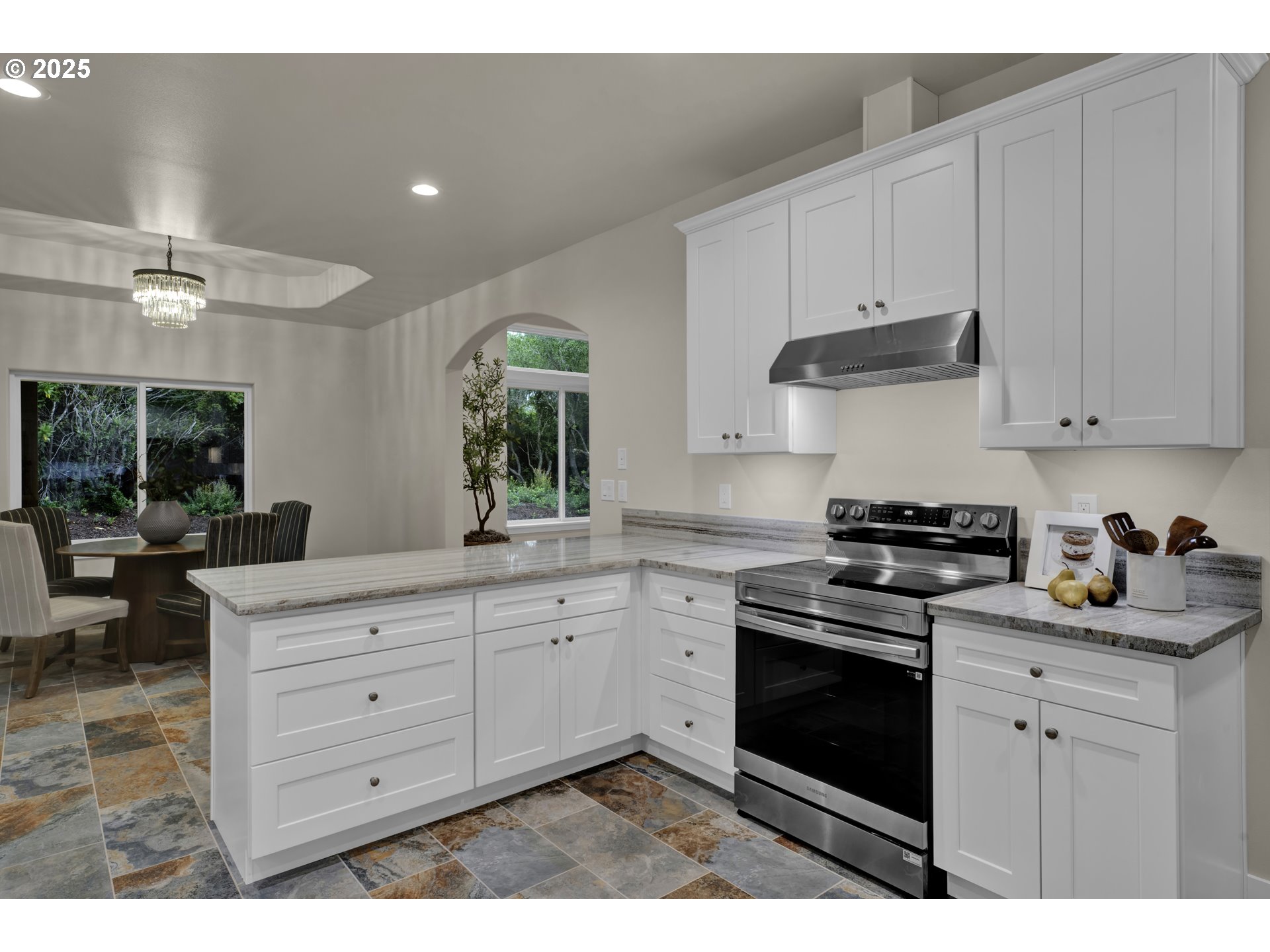 133 Shoreline Drive Florence, OR 97439 - Photo 17 of 32