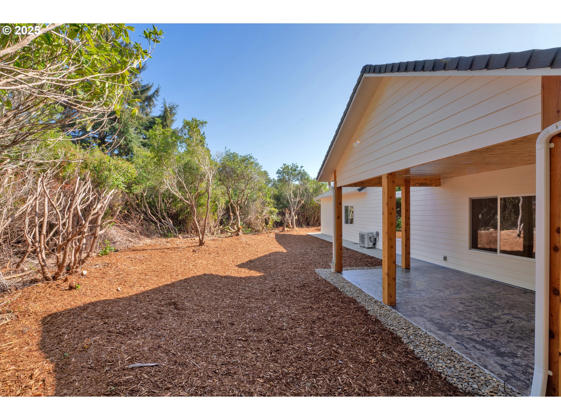 133 Shoreline Drive Florence, OR 97439 - Photo 23 of 32