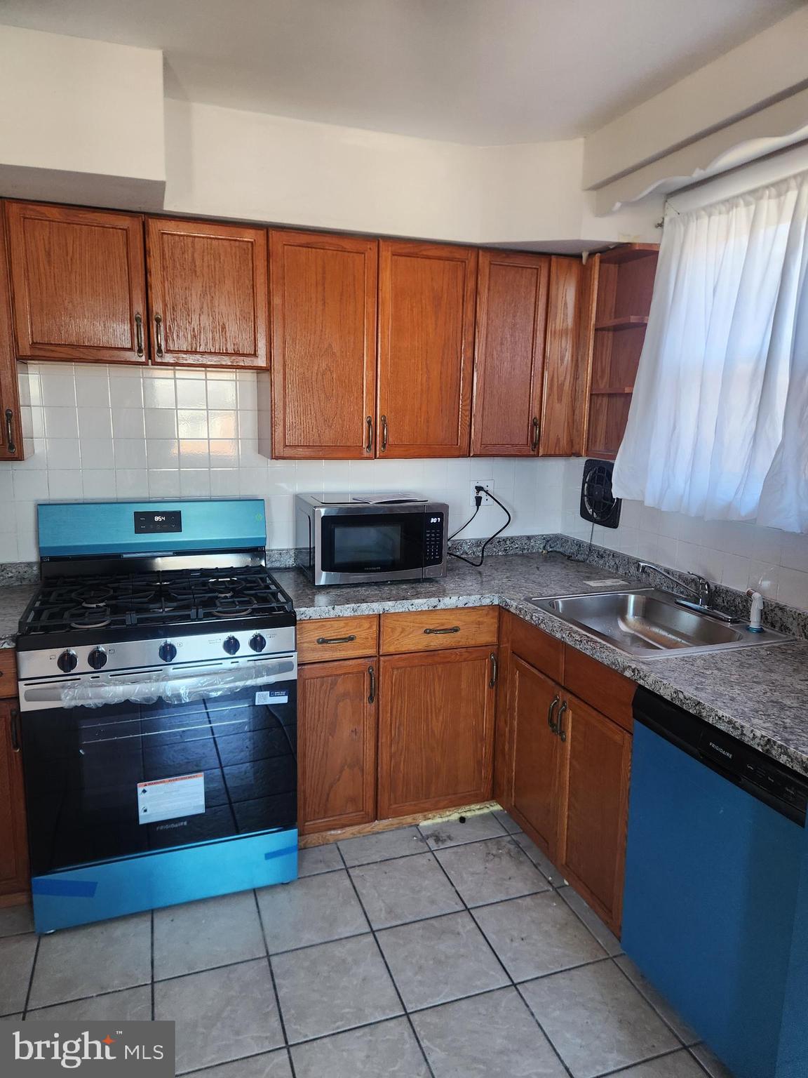 228 Erica Street, Unit 2 Philadelphia, PA 19116 - Photo 7 of 23