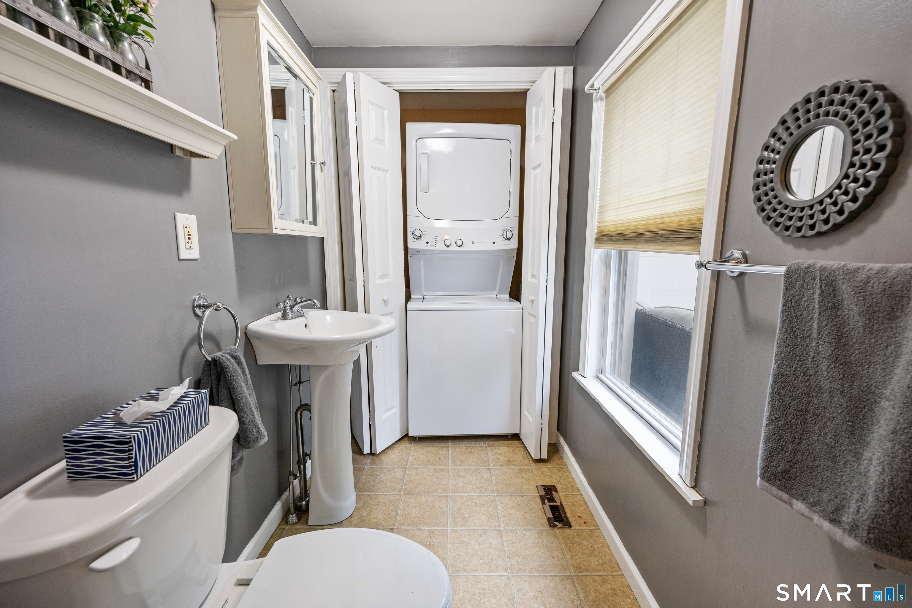 122 Chestnut Grove Road Watertown, CT 06795 - Photo 18 of 40
