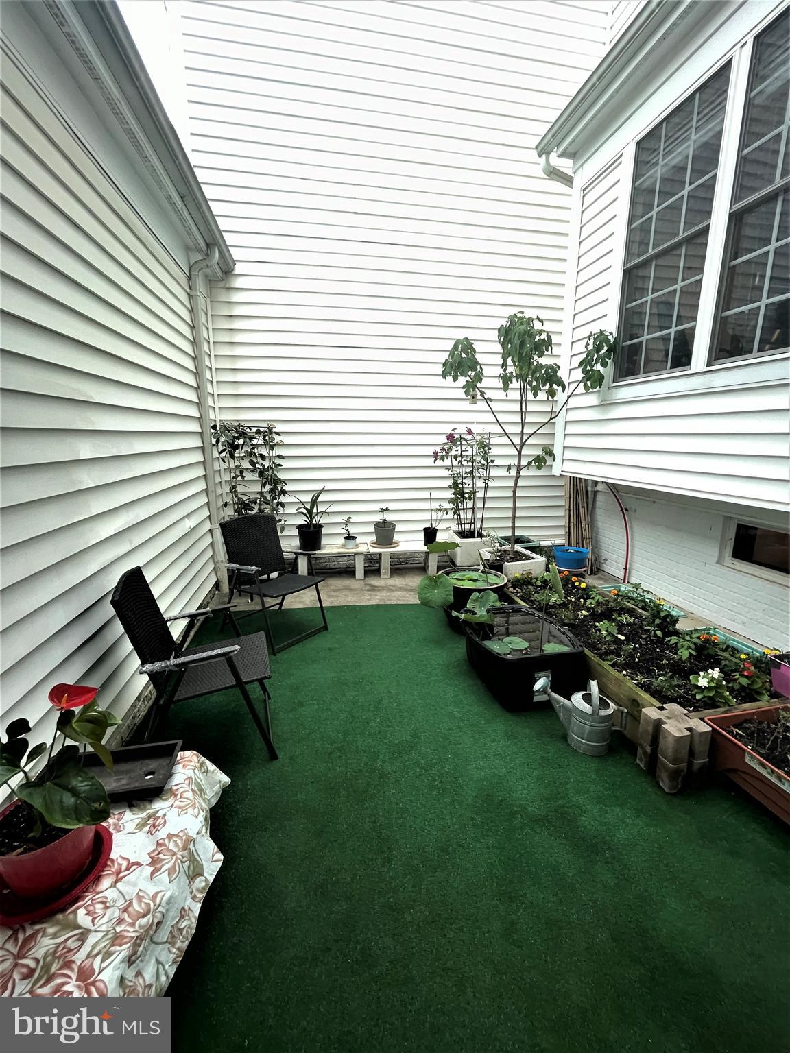 1138 Gaither Road Rockville, MD 20850 - Photo 38 of 53 courtyard