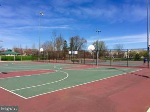1138 Gaither Road Rockville, MD 20850 - Photo 48 of 53 Tennis court