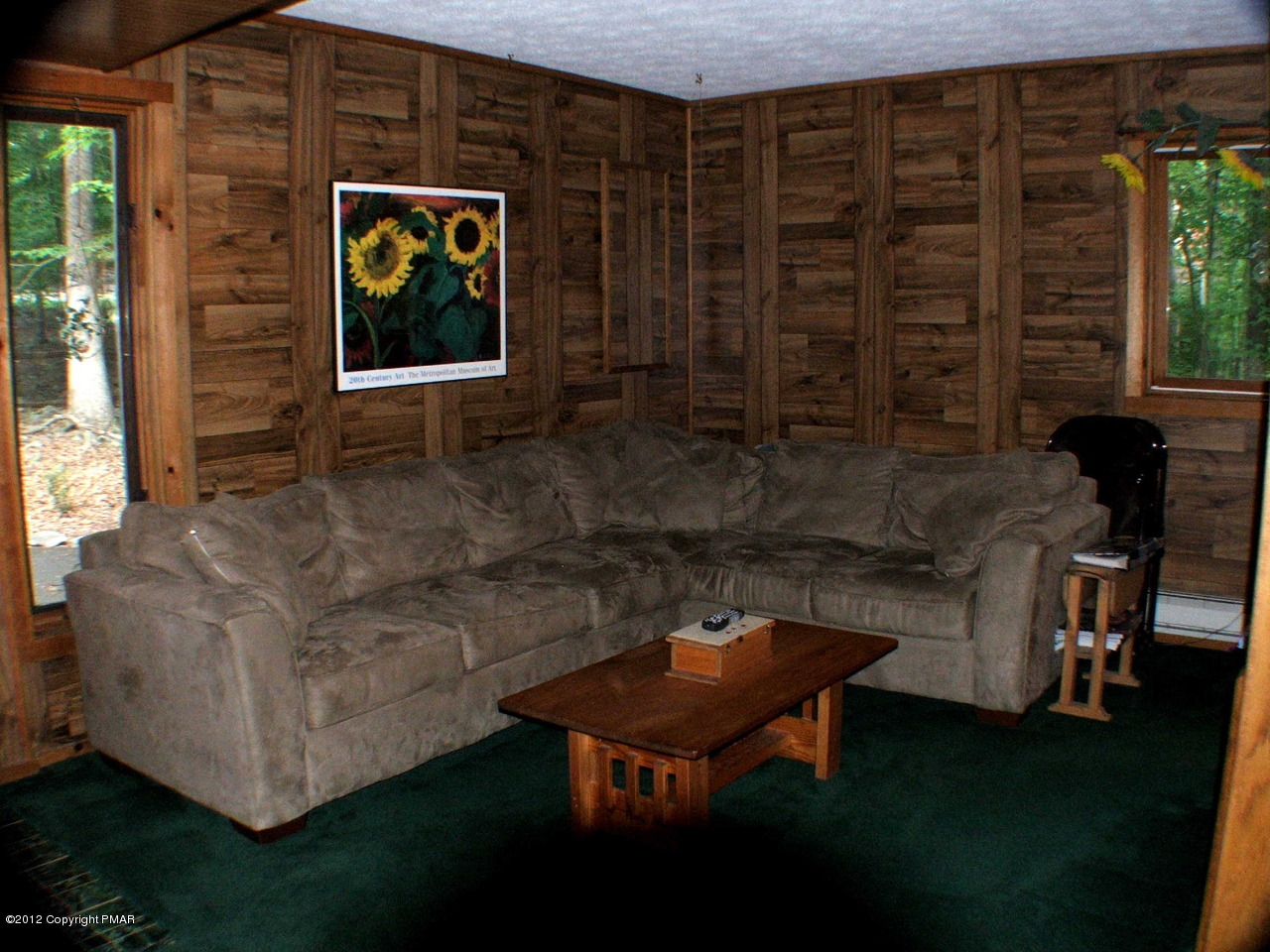 758 Canterbury Road Bushkill, PA 18324 - Photo 12 of 25 Family Room