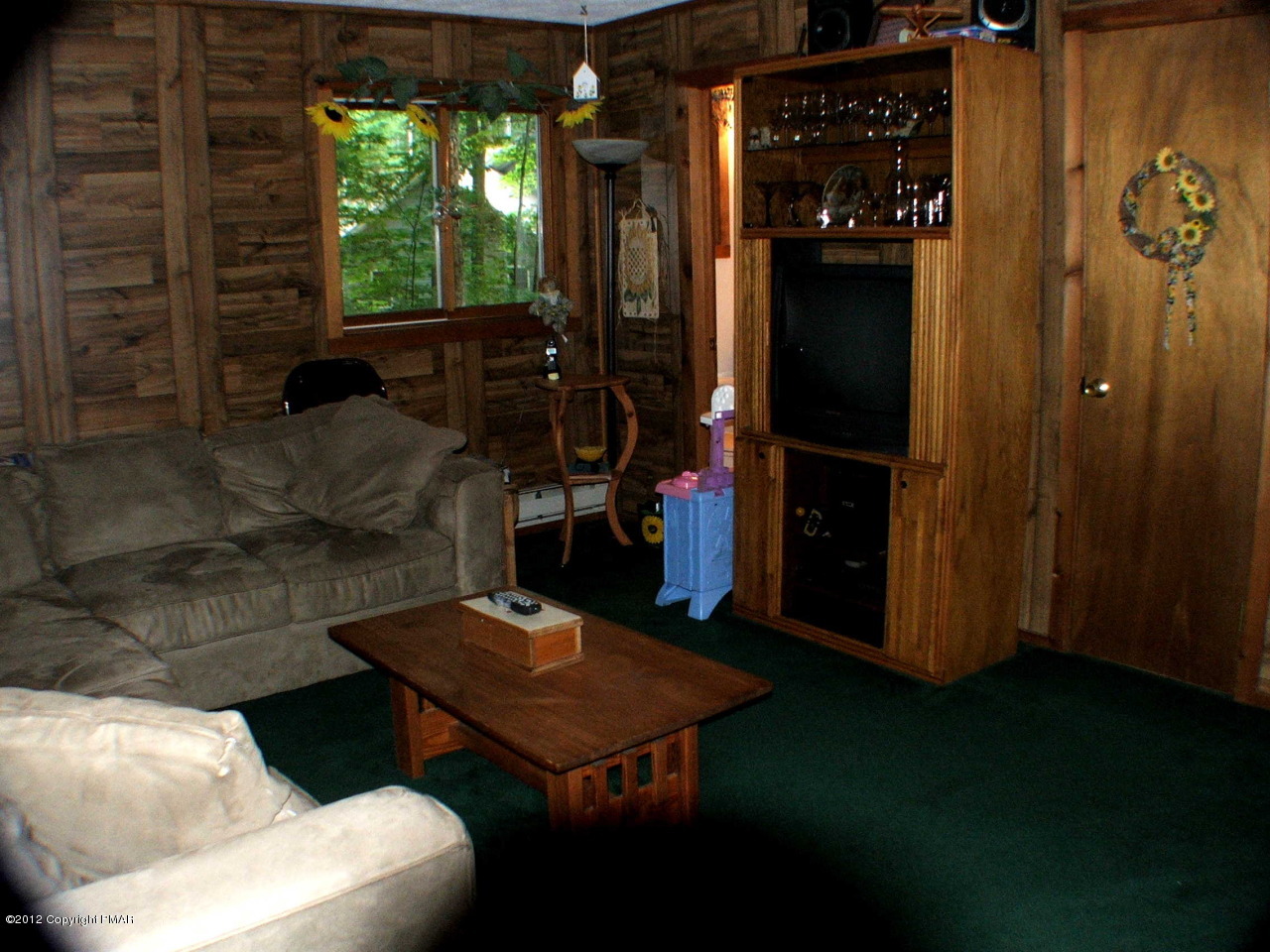 758 Canterbury Road Bushkill, PA 18324 - Photo 13 of 25 Family Room