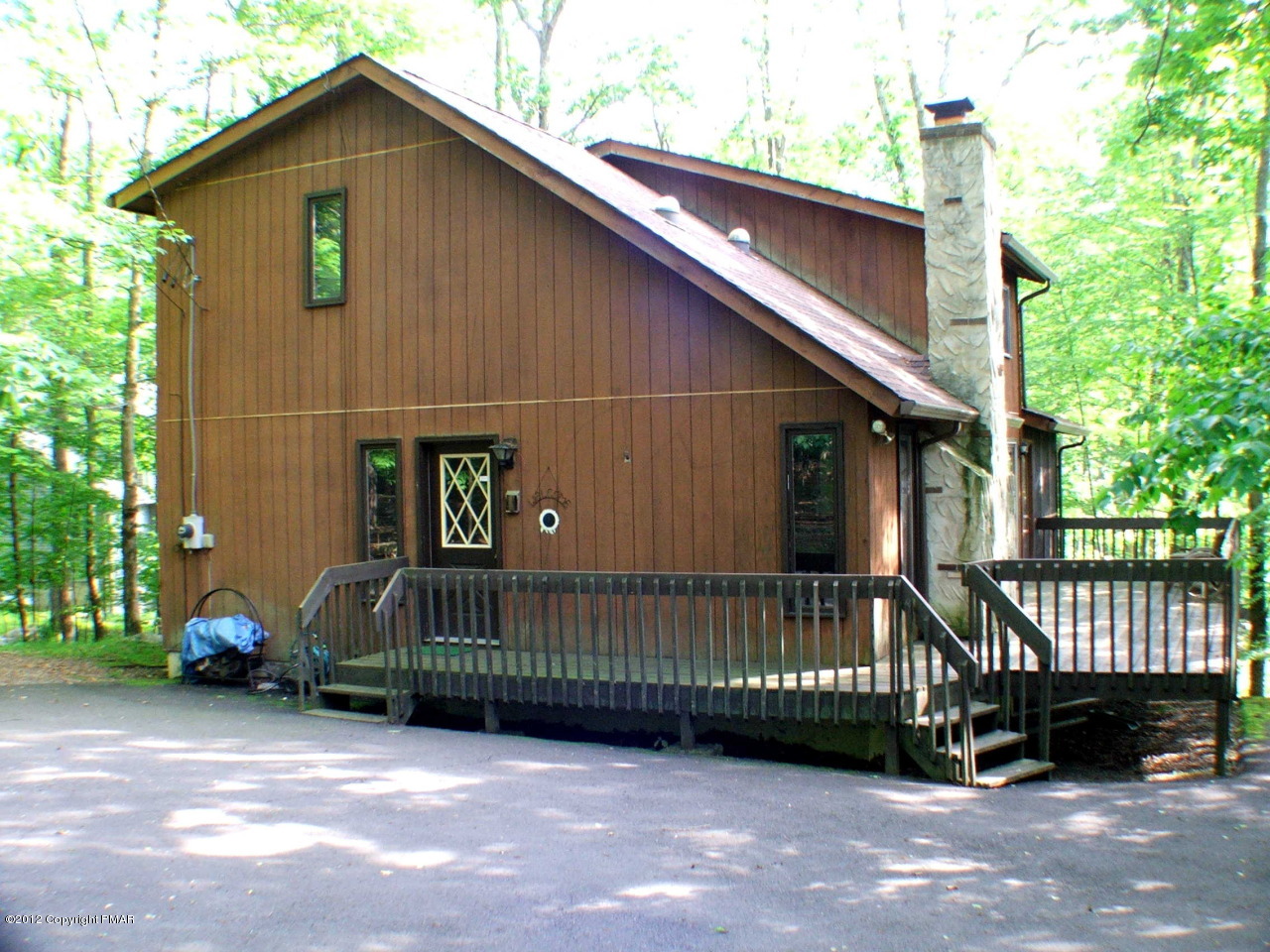 758 Canterbury Road Bushkill, PA 18324 - Photo 2 of 25 Exterior side of house