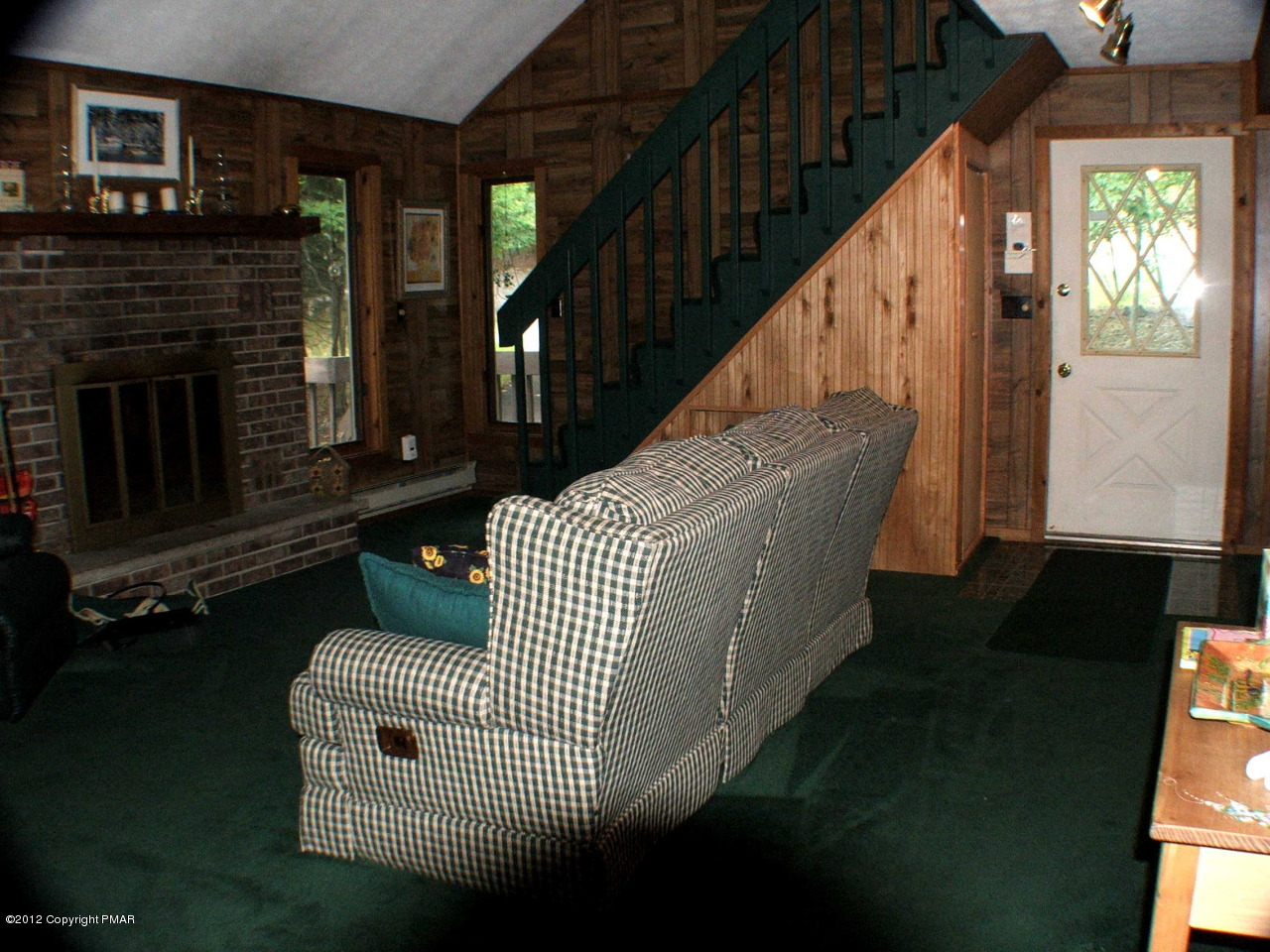 758 Canterbury Road Bushkill, PA 18324 - Photo 10 of 25 Living Room