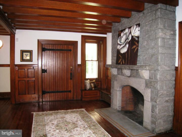 7 South Providence Road Wallingford, PA 19086 - Photo 3 of 25 Foyer
