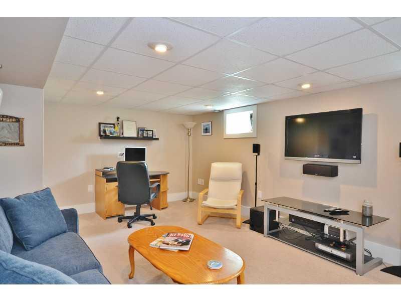 790 Duck Pond Road Westbrook, ME 04092 - Photo 27 of 33 Den/Family/Great Room.
