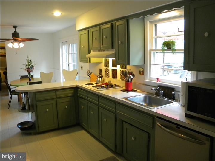 14 Randi Way Titusville, NJ 08560 - Photo 12 of 25 Kitchen