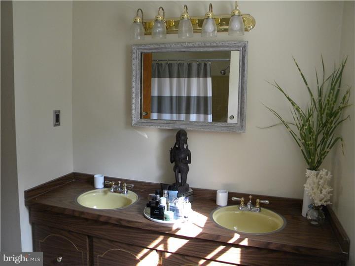 14 Randi Way Titusville, NJ 08560 - Photo 22 of 25 Bathroom