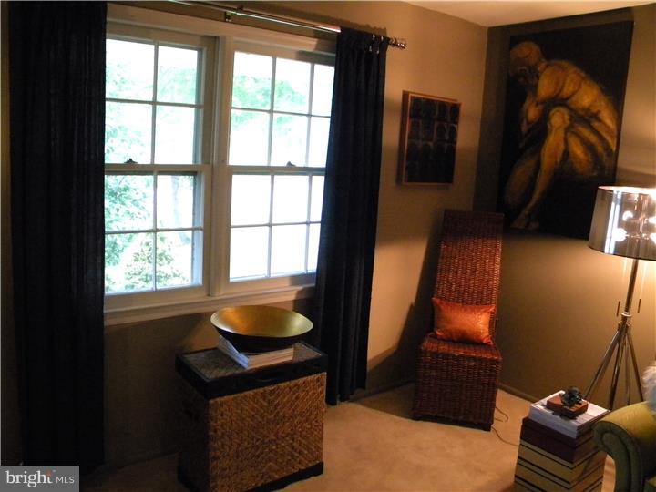 14 Randi Way Titusville, NJ 08560 - Photo 10 of 25 Living Room