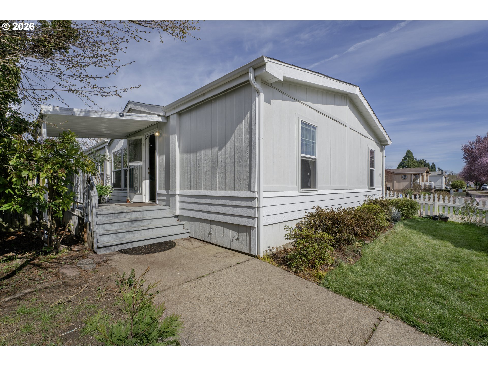 538 Lochaven Avenue Springfield, OR 97477 - Photo 6 of 35 Deck