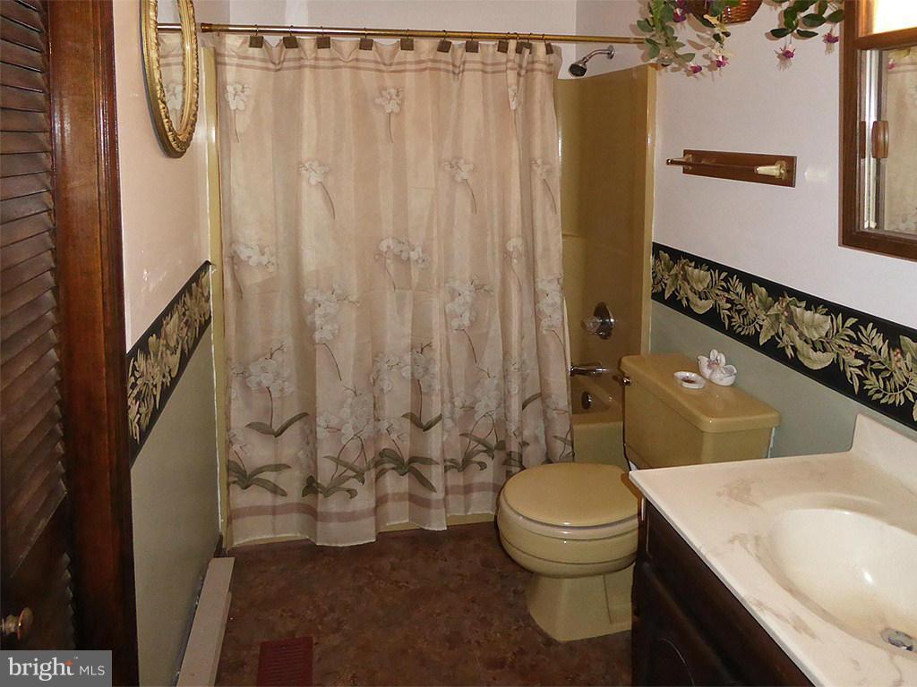 71 Sugar Maple Road Front Royal, VA 22630 - Photo 23 of 30 Bath