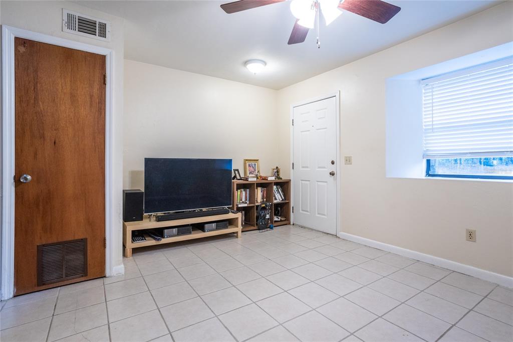 4651 Southwest 44 Lane Gainesville, FL 32608 - Photo 6 of 27