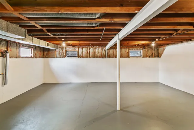 $439,700 | 9204 South Kedvale Avenue, Oak Lawn, IL 60453