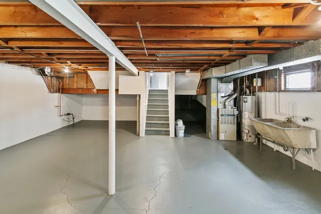 $439,700 | 9204 South Kedvale Avenue, Oak Lawn, IL 60453