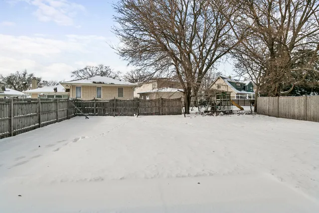 $439,700 | 9204 South Kedvale Avenue, Oak Lawn, IL 60453