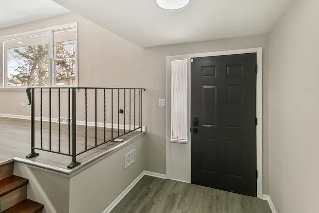 $439,700 | 9204 South Kedvale Avenue, Oak Lawn, IL 60453