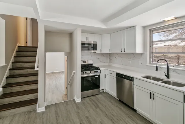 $439,700 | 9204 South Kedvale Avenue, Oak Lawn, IL 60453