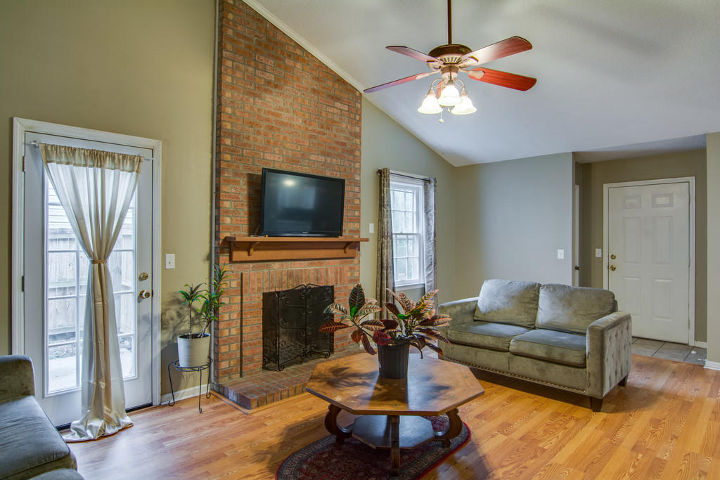 120 Towne Square Road Summerville, SC 29485 - Photo 5 of 31 cs1706201-1008