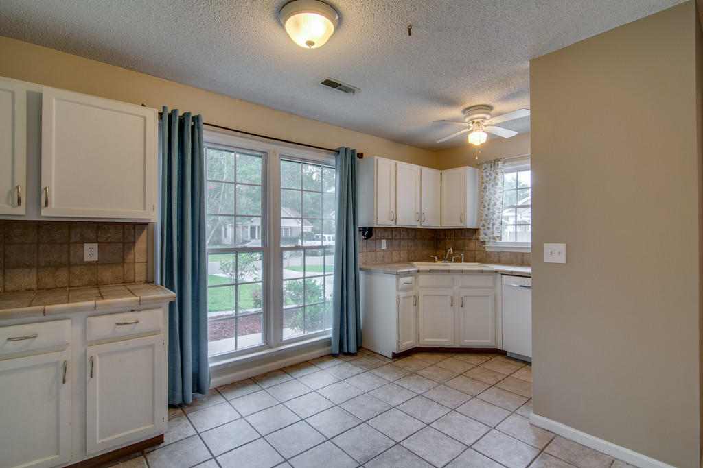 120 Towne Square Road Summerville, SC 29485 - Photo 8 of 31 cs1706201-1011