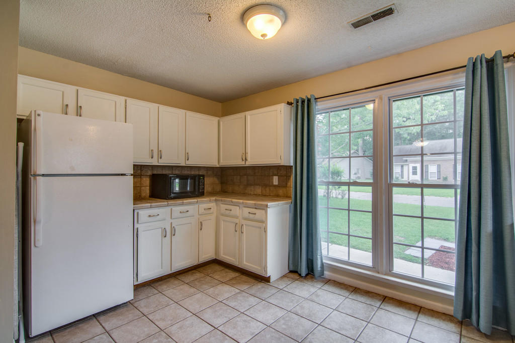 120 Towne Square Road Summerville, SC 29485 - Photo 9 of 31 cs1706201-1012