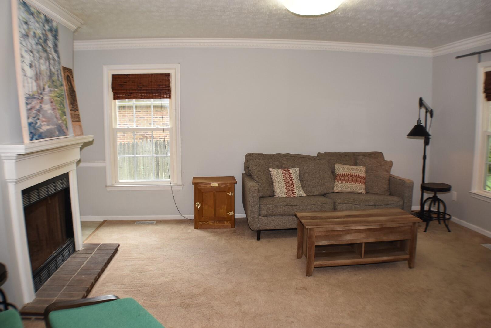 308 Stonegate Way Lexington, KY 40503 - Photo 6 of 43 308 Stonegate (6)