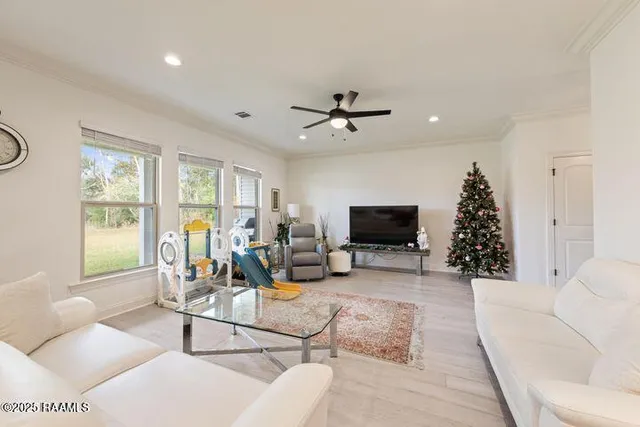 $2,300 | 119 Interpreter Street, Youngsville, LA 70592