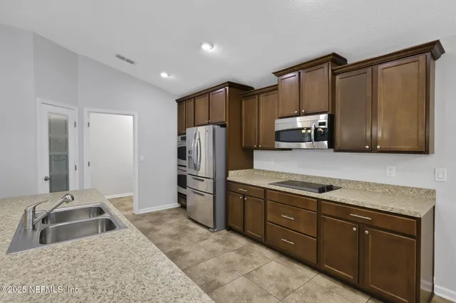 $575,000 | 660 Grampian Highlands Drive, St. Johns, FL 32259