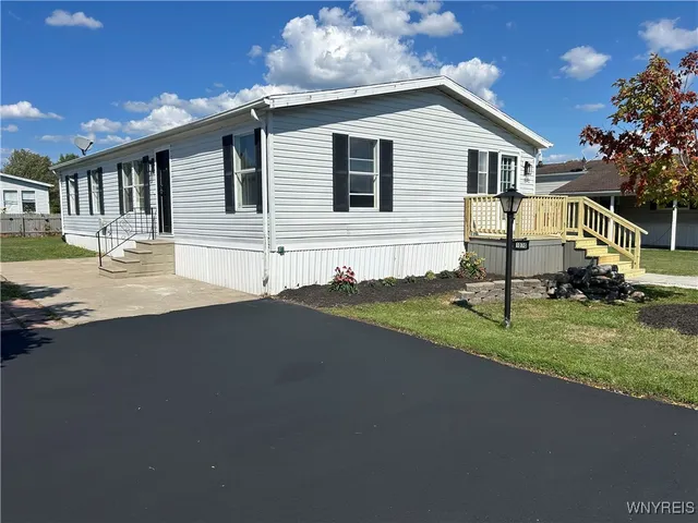 $74,900 | 1070 Fernwood Drive, Lockport Town, NY 14094