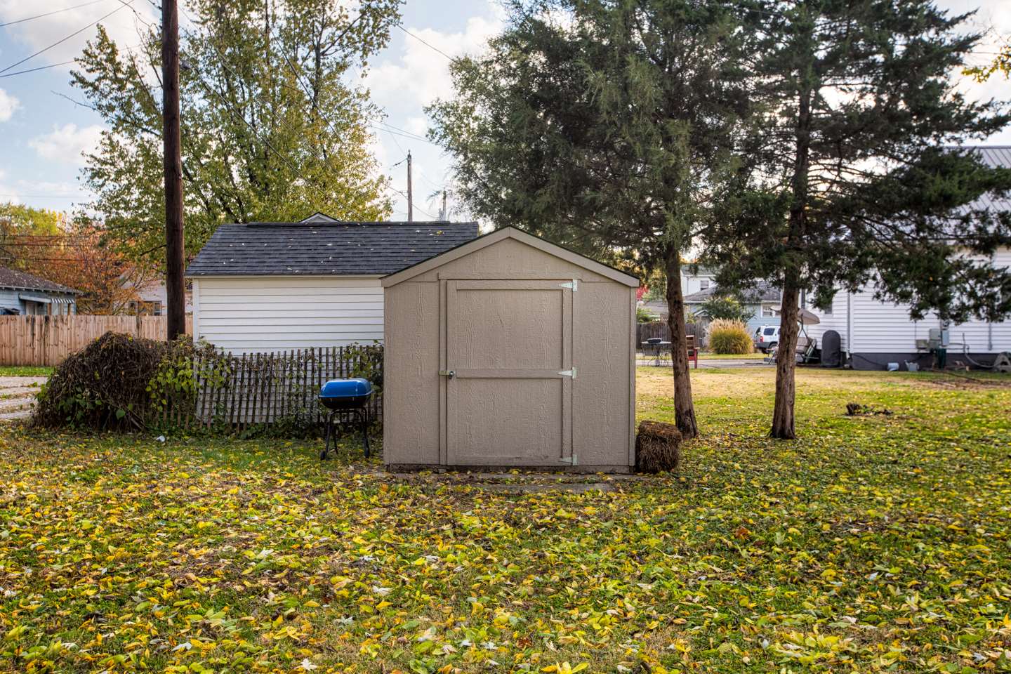 1220 Ridgeway Avenue Vincennes, IN 47591 - Photo 4 of 18 Gallery Image 4