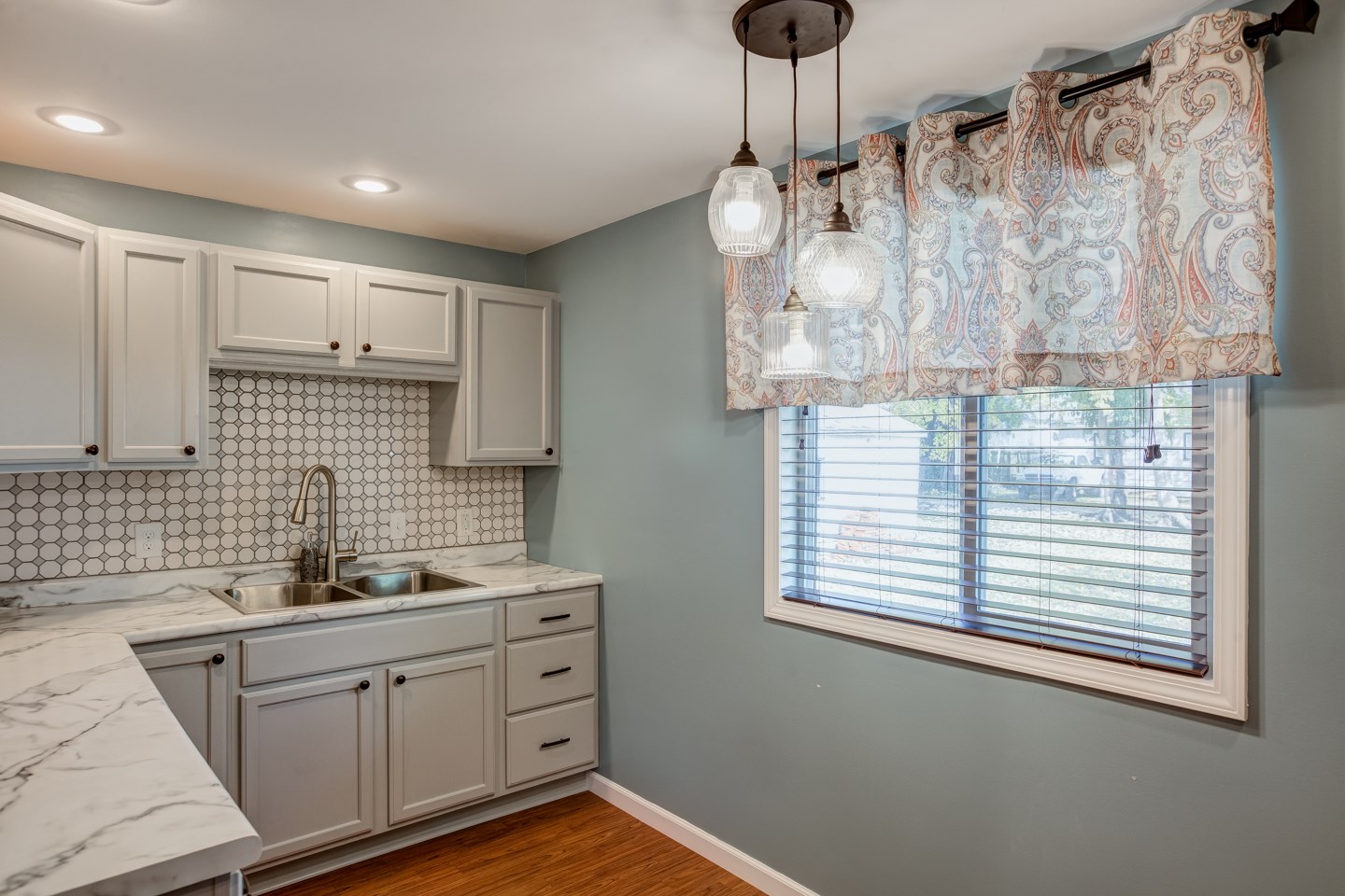 1220 Ridgeway Avenue Vincennes, IN 47591 - Photo 7 of 18 Gallery Image 7
