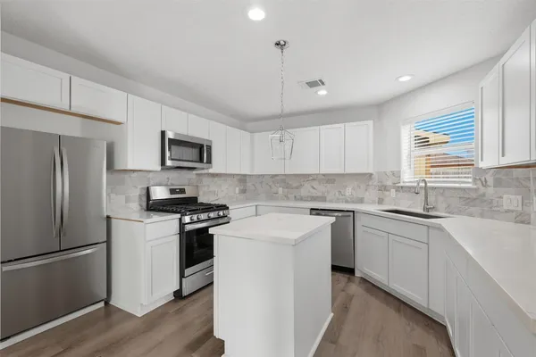 $2,500 | 9026 McGallion Road, Houston, TX 77022