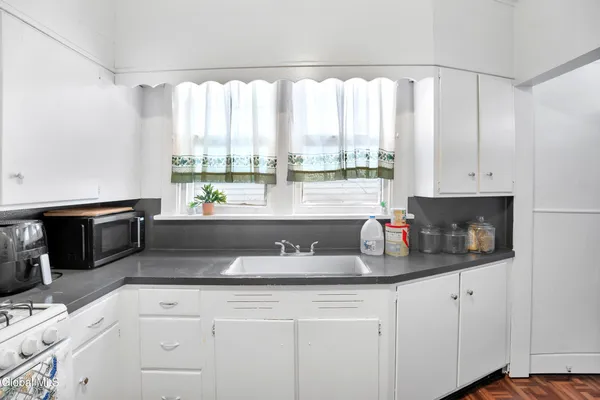 $299,000 | 244 Morris Street, Albany, NY 12208