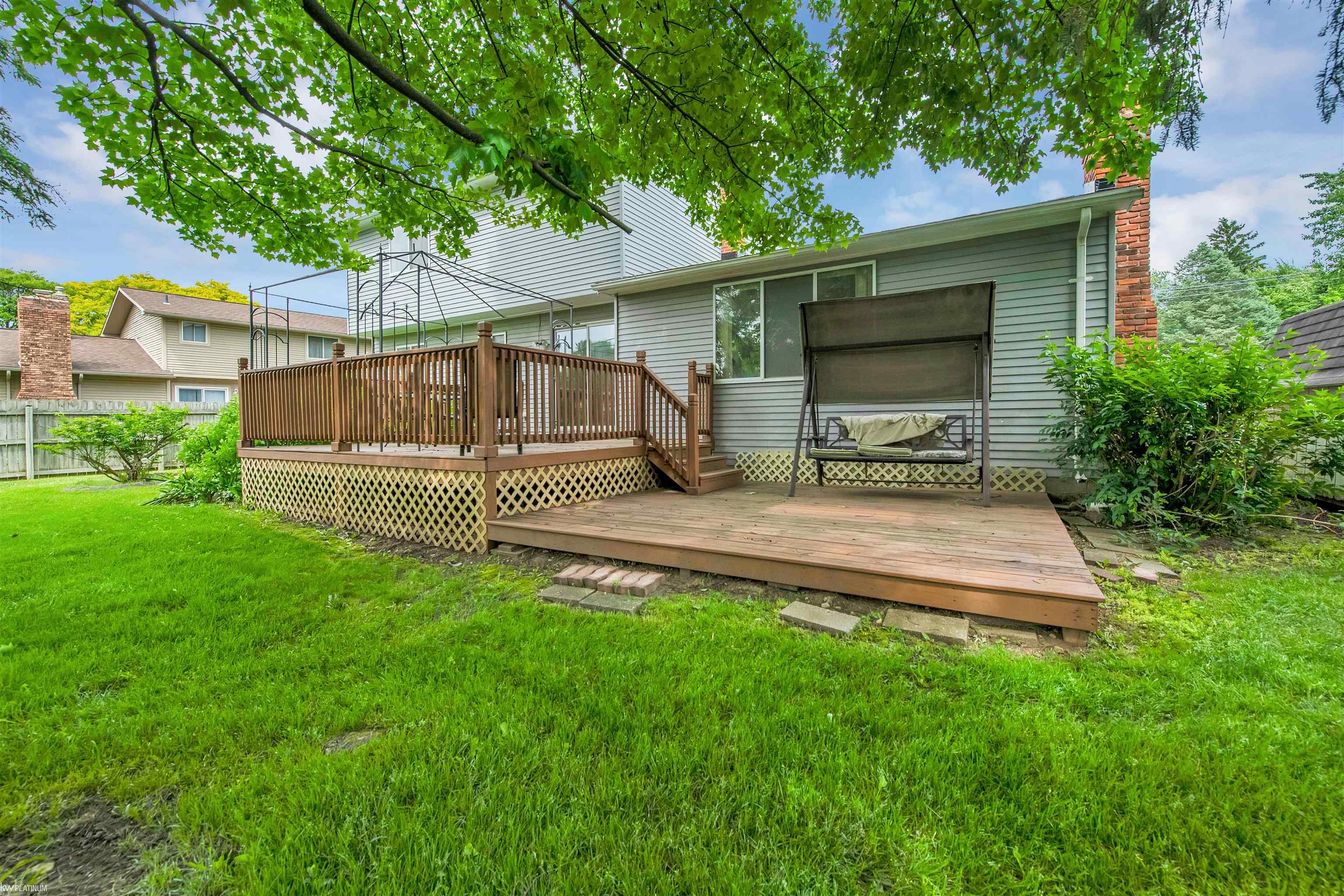 6176 Clarkston Road Clarkston, MI 48346 - Photo 13 of 13 50144198-17978562-1d1a-4ff9-a3b9-b081b1bd14cd.JPG