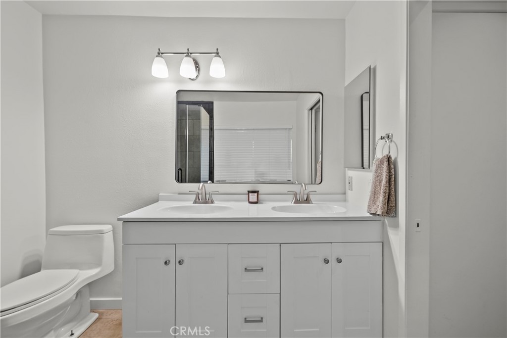 24837 Apple Street, Unit B Newhall, CA 91321 - Photo 16 of 35