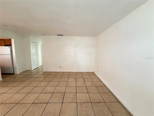 $1,400 | 411 North Halifax Avenue, Unit 200, Daytona Beach, FL 32118
