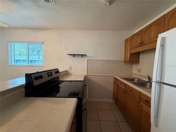 $1,400 | 411 North Halifax Avenue, Unit 200, Daytona Beach, FL 32118